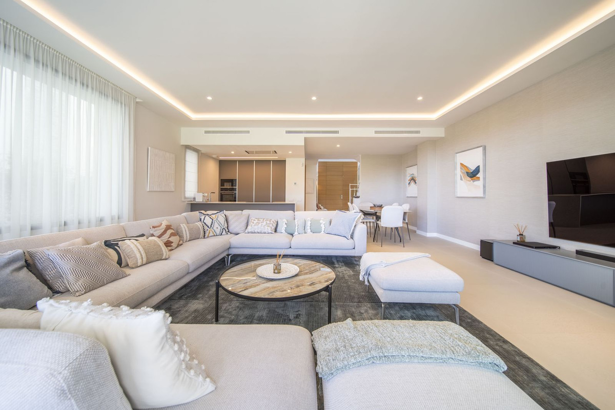4 Bed Townhouse for sale in Marbella Costa Del Sol, Málaga, Spain