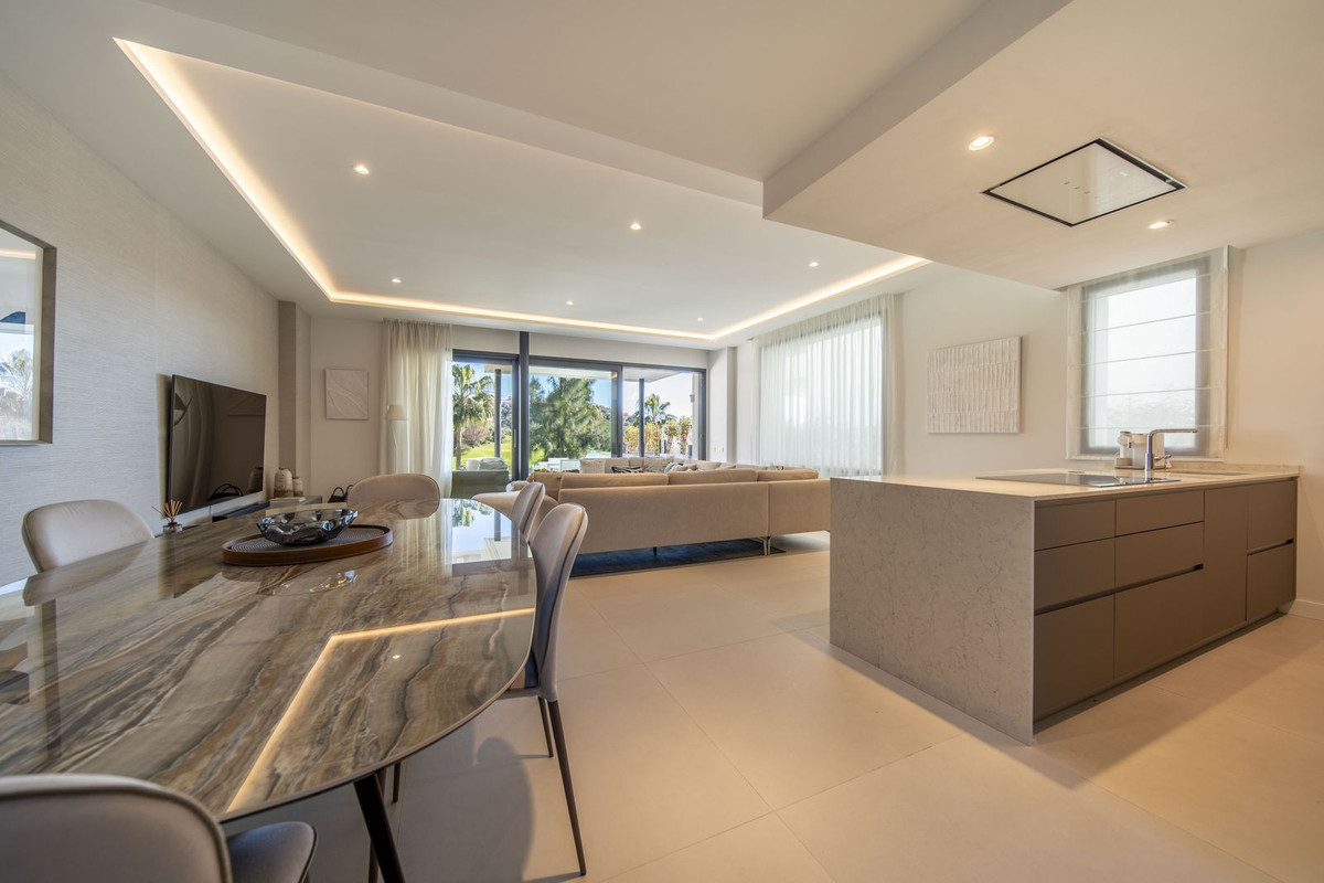 4 Bed Townhouse for sale in Marbella Costa Del Sol, Málaga, Spain