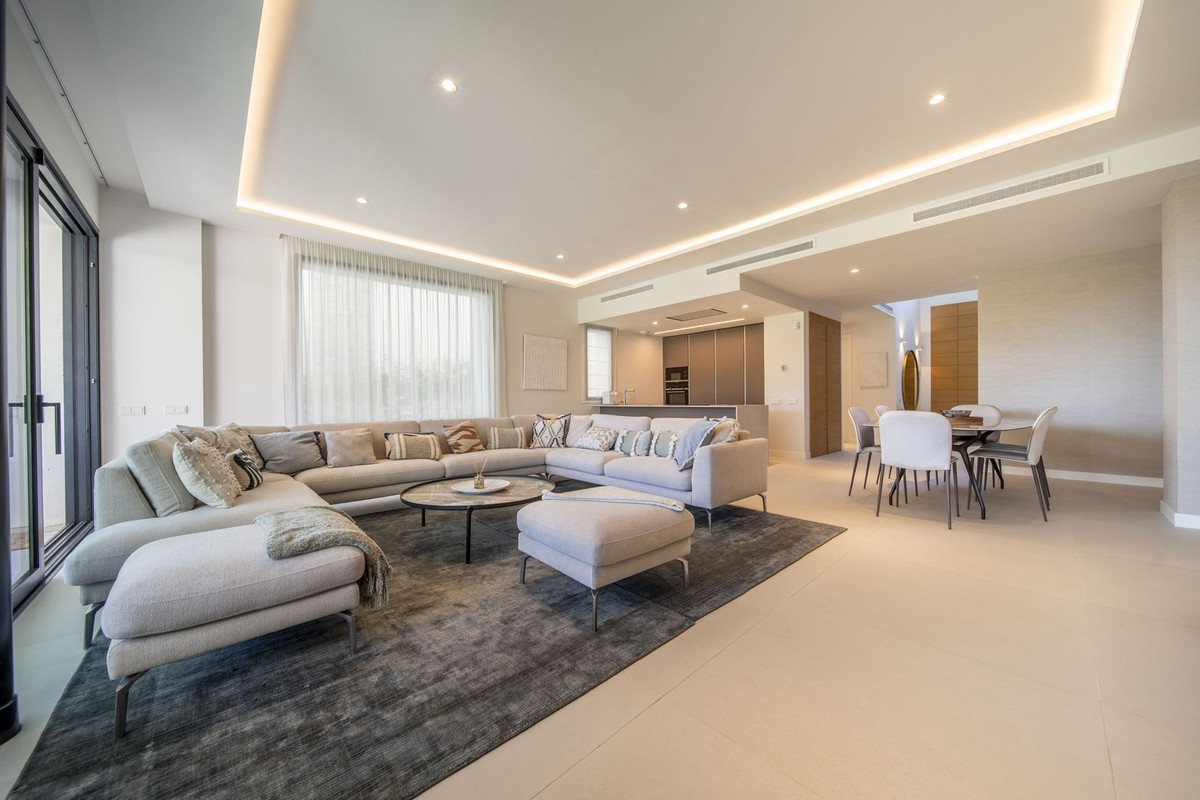 4 Bed Townhouse for sale in Marbella Costa Del Sol, Málaga, Spain