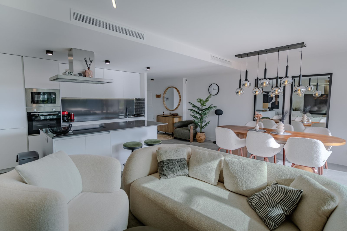 3 Bed Apartment for sale in Selwo Costa Del Sol, Málaga, Spain