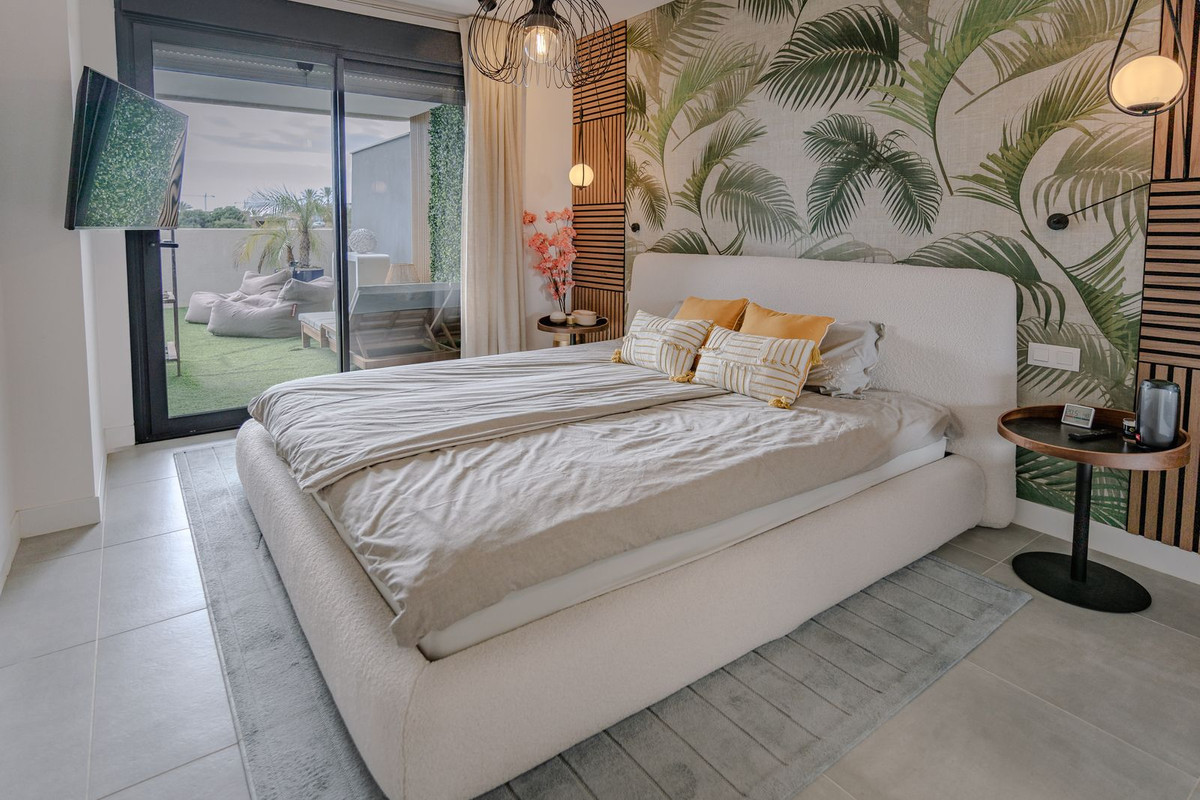 3 Bed Apartment for sale in Selwo Costa Del Sol, Málaga, Spain