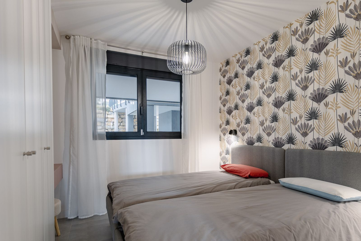 3 Bed Apartment for sale in Selwo Costa Del Sol, Málaga, Spain