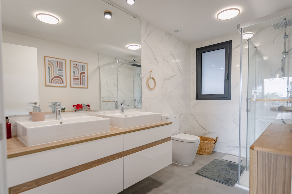 3 Bed Apartment for sale in Selwo Costa Del Sol, Málaga, Spain