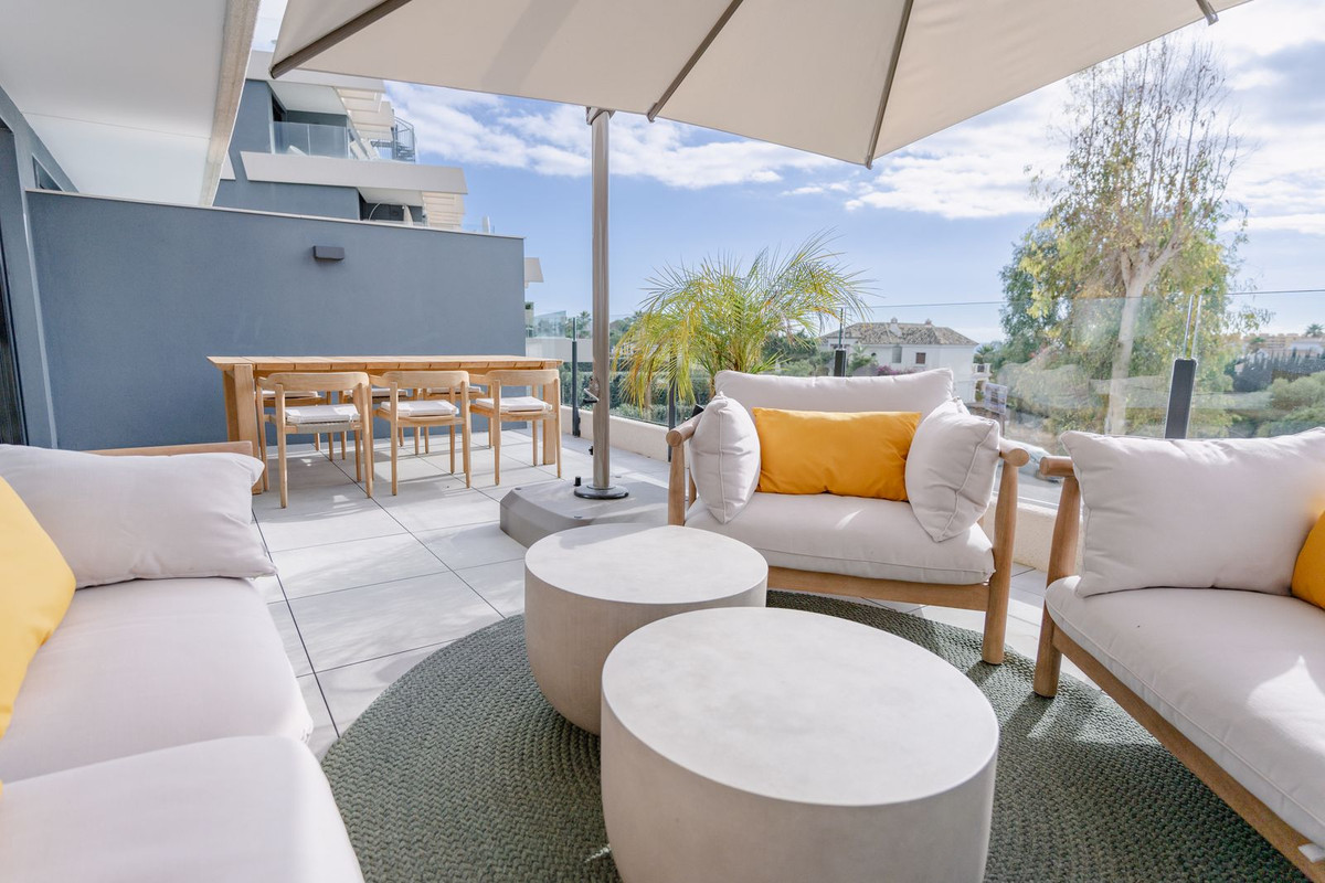 3 Bed Apartment for sale in Selwo Costa Del Sol, Málaga, Spain