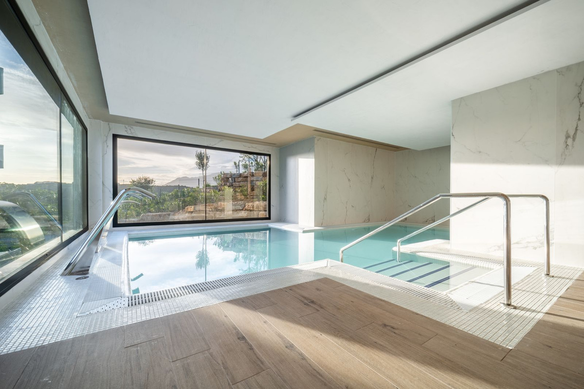 3 Bed Apartment for sale in Selwo Costa Del Sol, Málaga, Spain