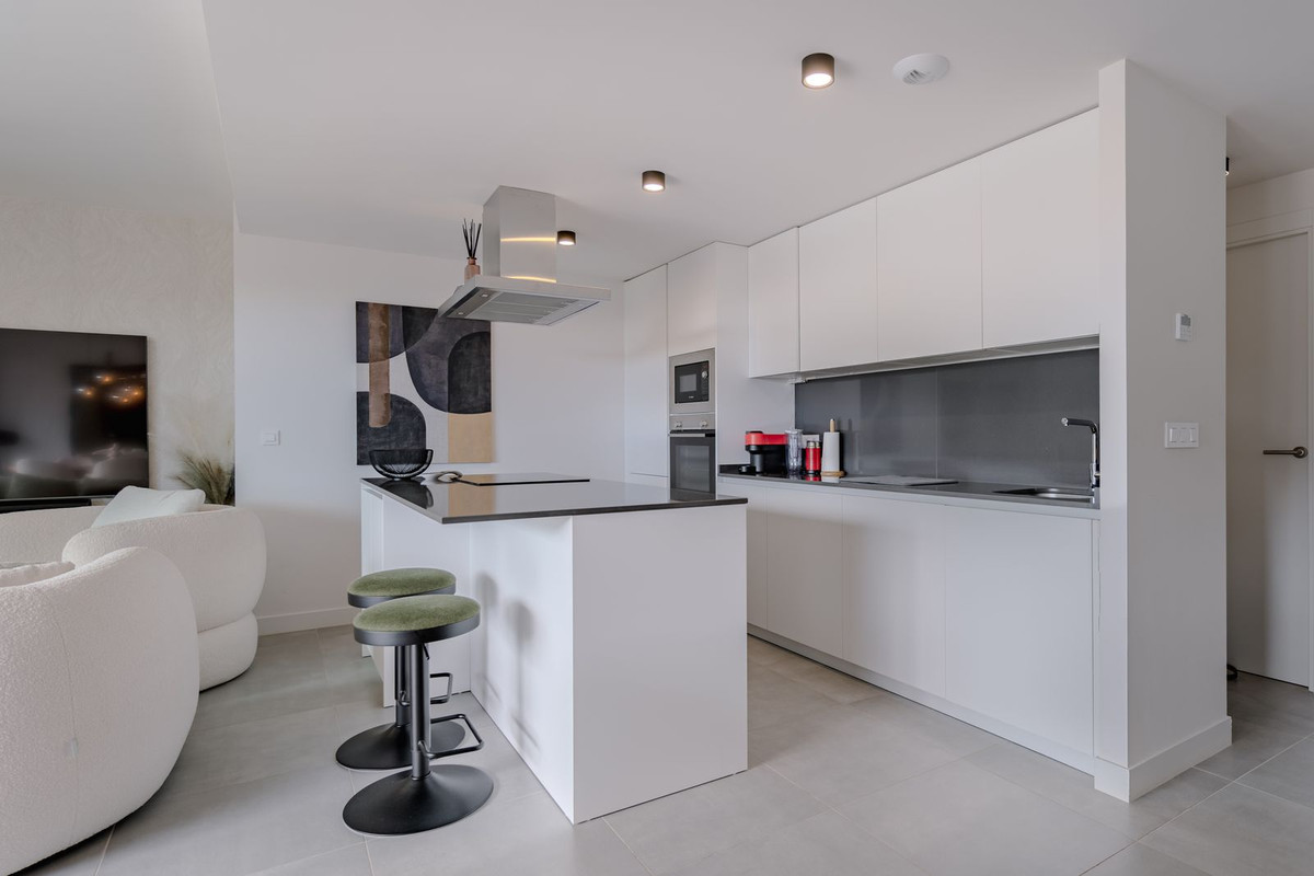 3 Bed Apartment for sale in Selwo Costa Del Sol, Málaga, Spain