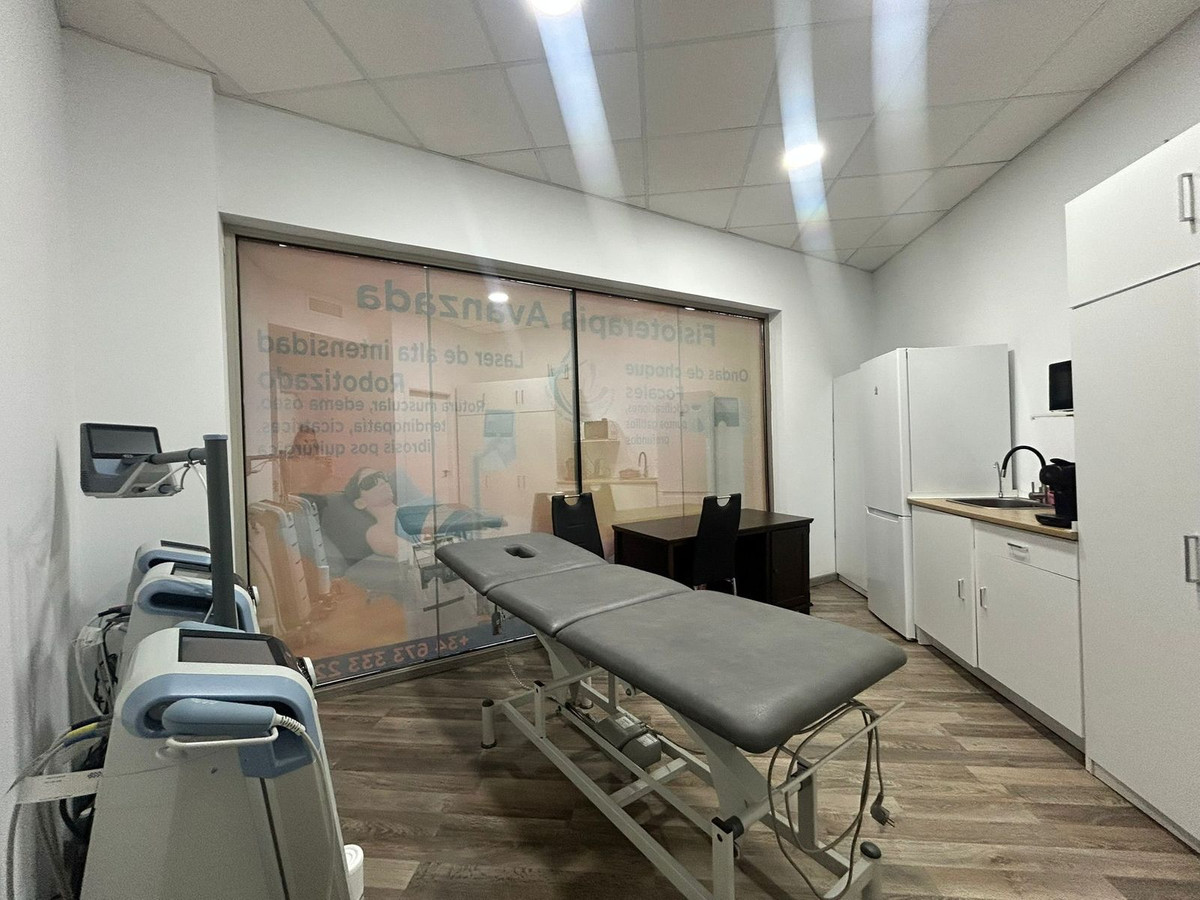 Se vende Negocio de 4 dormitorios en Costa Del Sol, Málaga, España