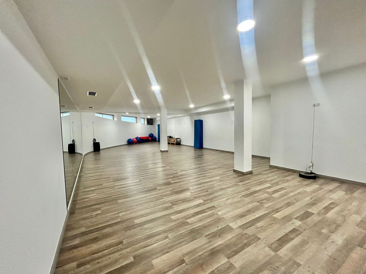 Se vende Negocio de 4 dormitorios en Costa Del Sol, Málaga, España