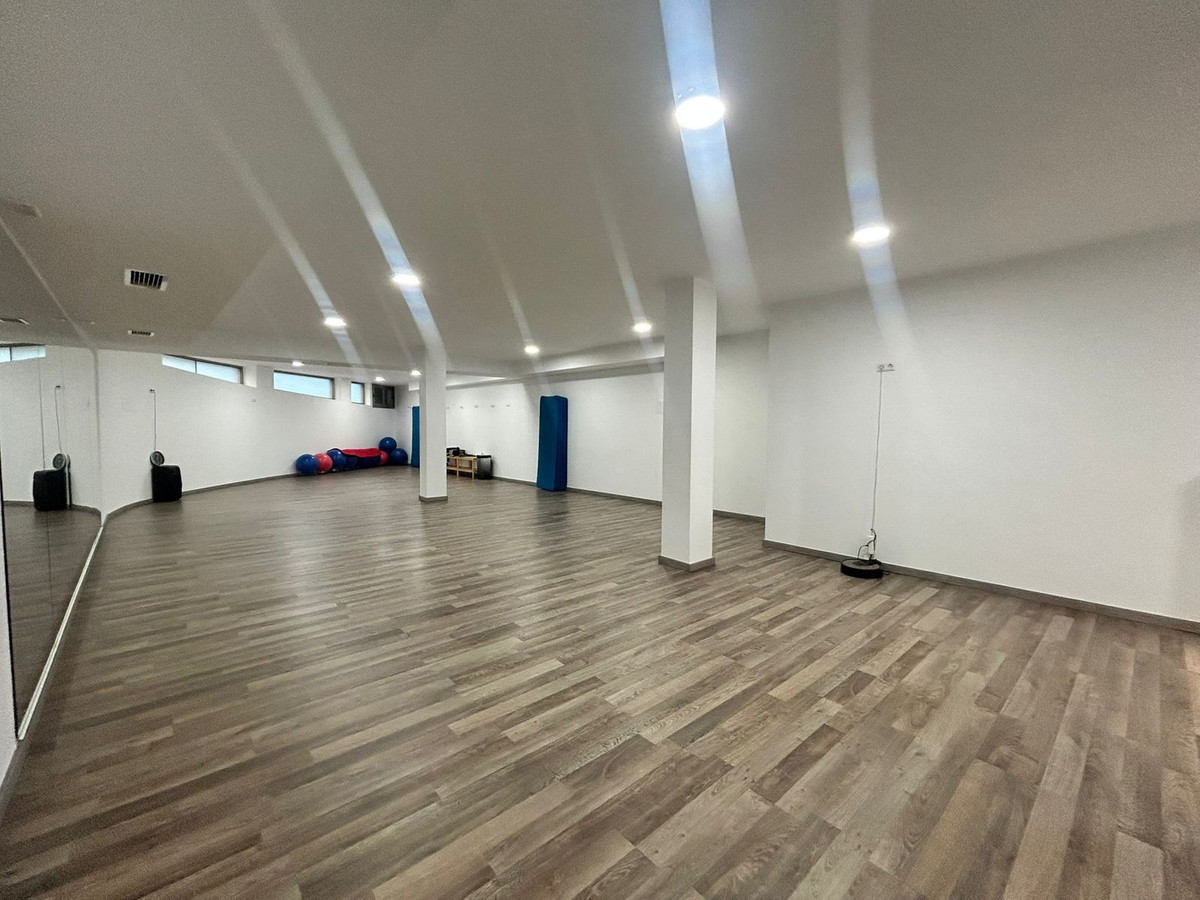 Se vende Negocio de 4 dormitorios en Costa Del Sol, Málaga, España