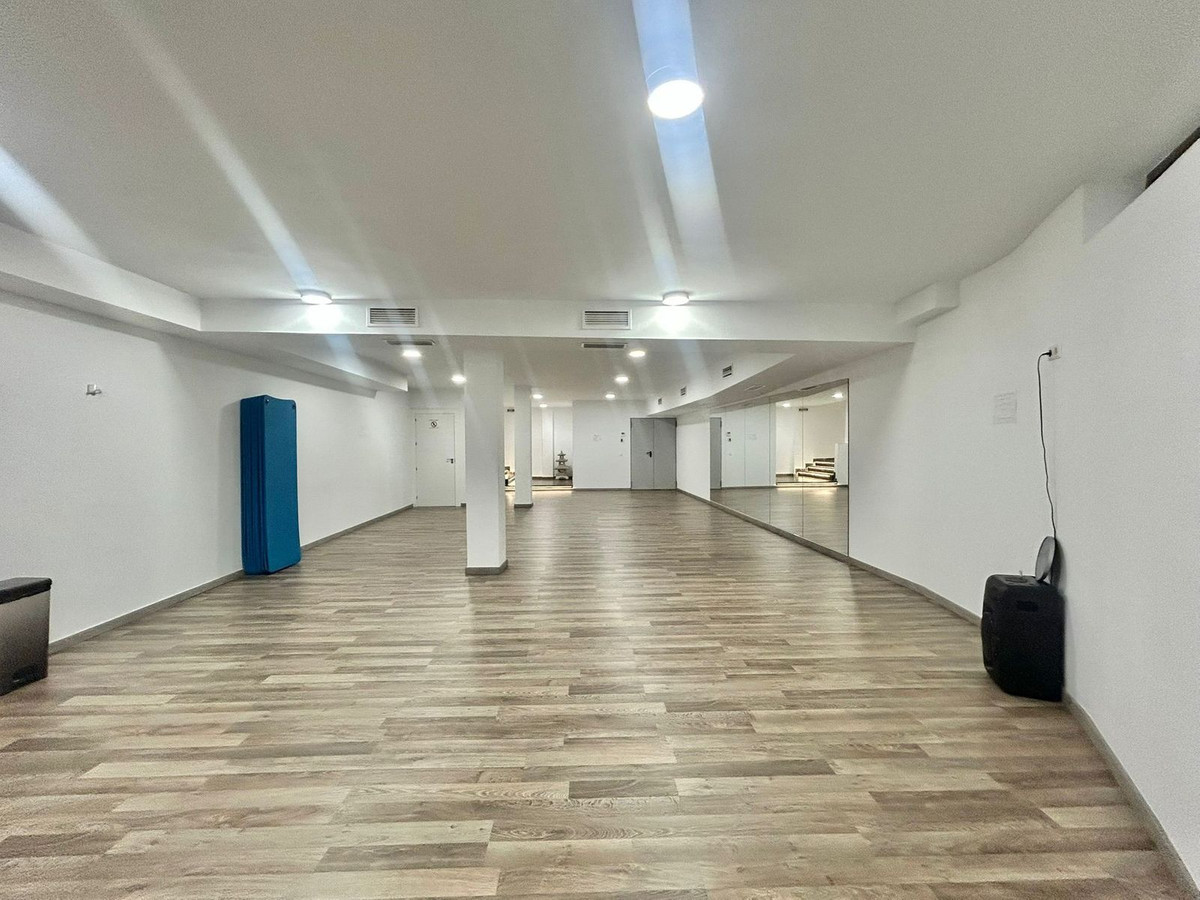 Se vende Negocio de 4 dormitorios en Costa Del Sol, Málaga, España