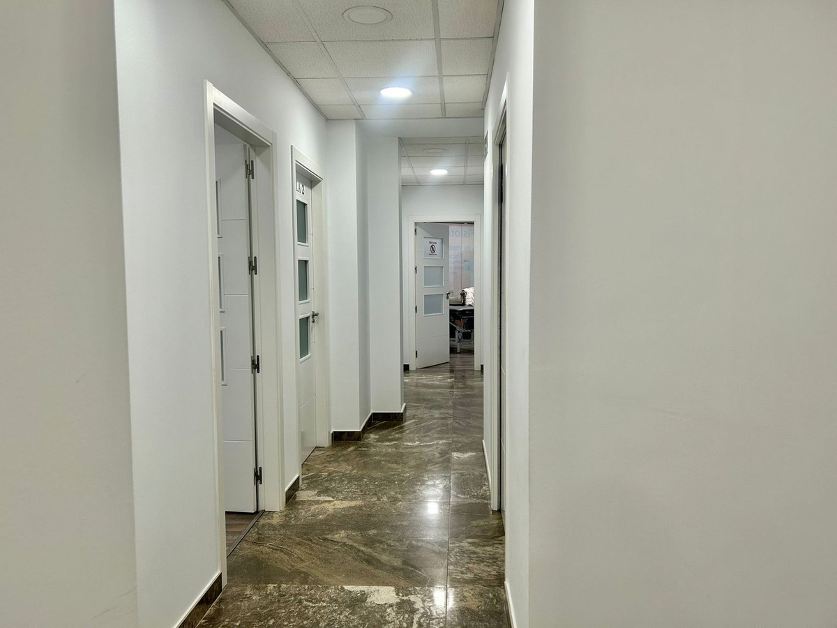 Se vende Negocio de 4 dormitorios en Costa Del Sol, Málaga, España