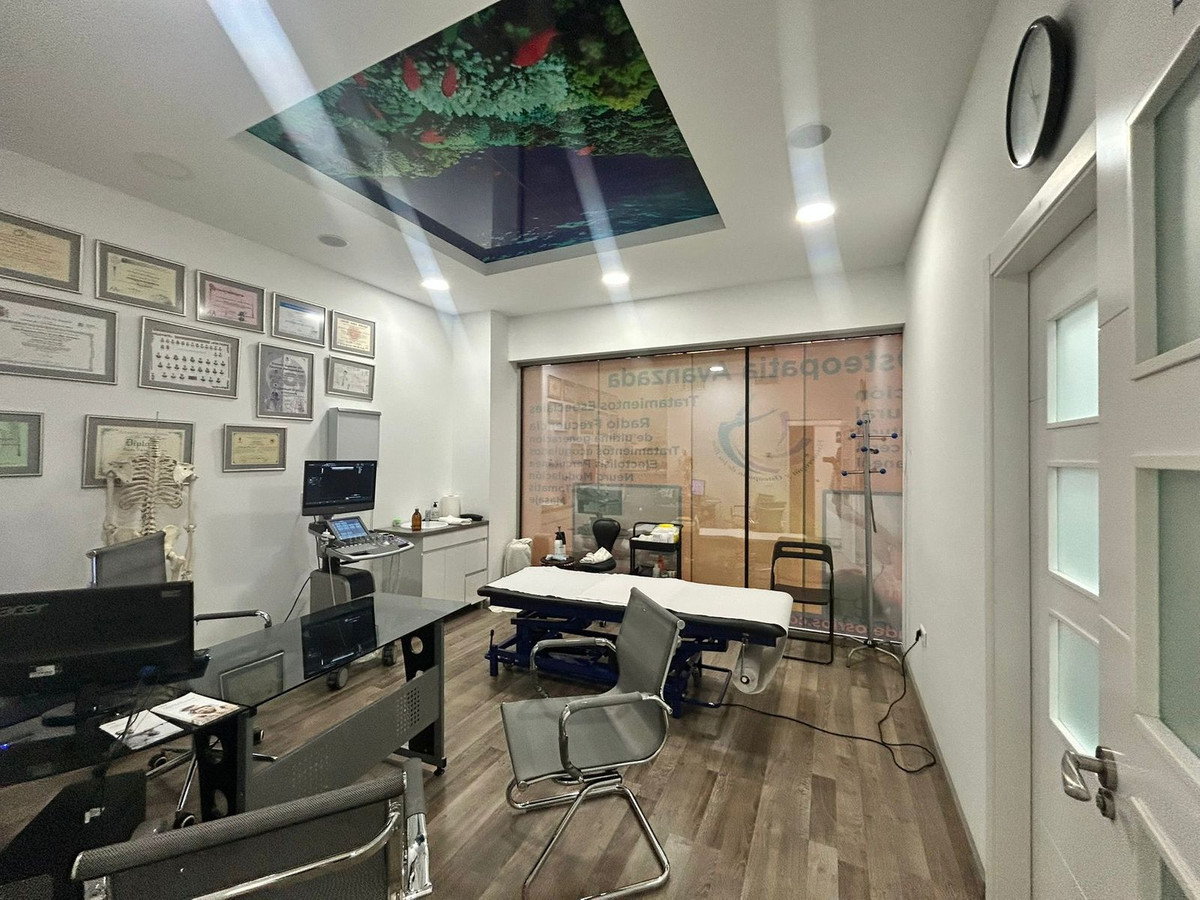 Se vende Negocio de 4 dormitorios en Costa Del Sol, Málaga, España