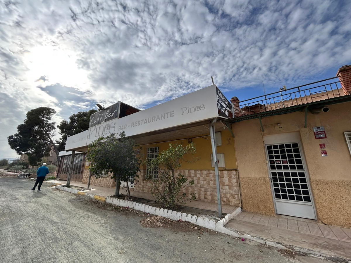 Se vende Villa - Chalet de 4 dormitorios en Costa Calida, Murcia, España