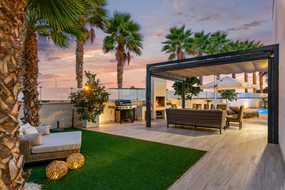 5 Bed Townhouse for sale in Cabo Roig Costa Blanca, Alicante, Spain