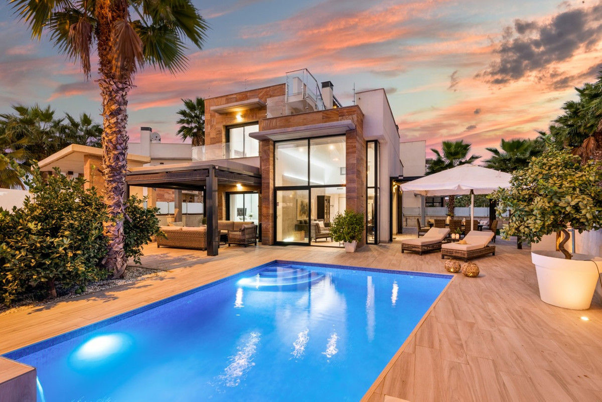5 Bed Townhouse for sale in Cabo Roig Costa Blanca, Alicante, Spain