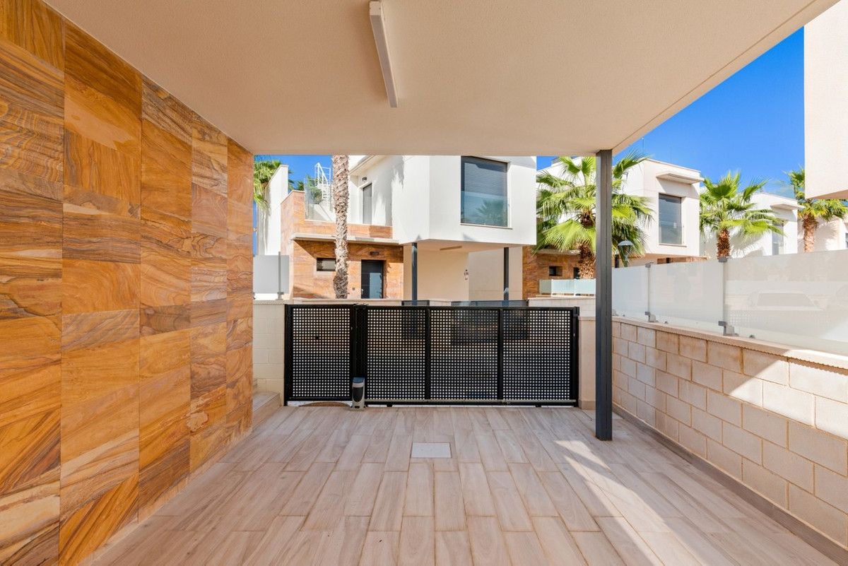 5 Bed Townhouse for sale in Cabo Roig Costa Blanca, Alicante, Spain