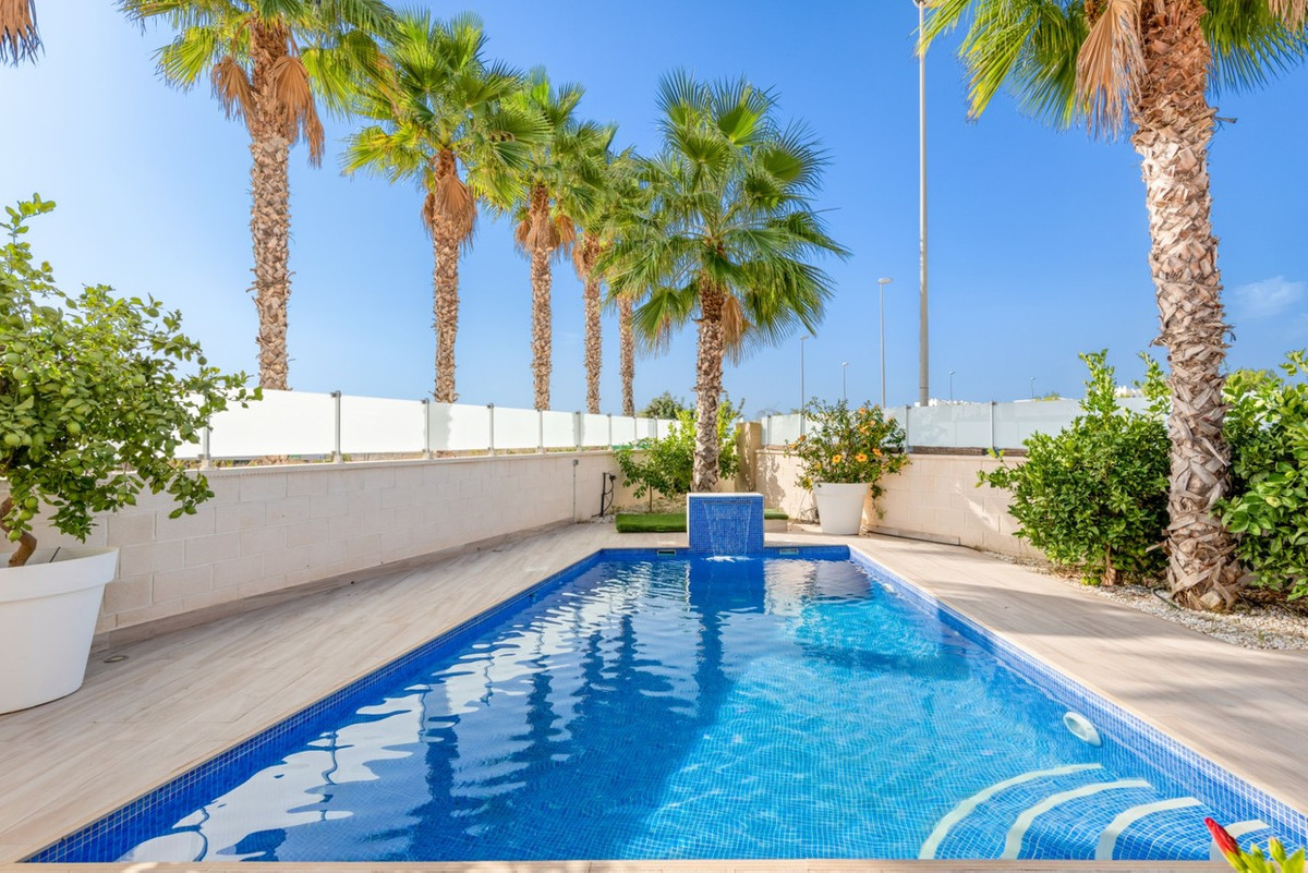 5 Bed Townhouse for sale in Cabo Roig Costa Blanca, Alicante, Spain