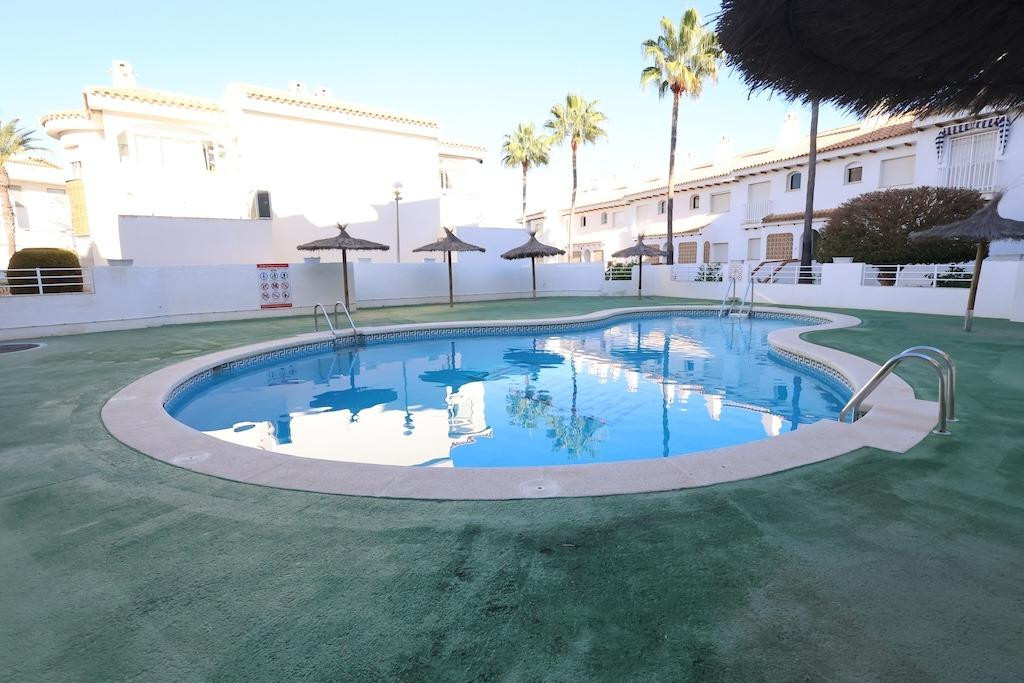 Se vende Bungalow de 2 dormitorios en Costa Blanca, Alicante, España
