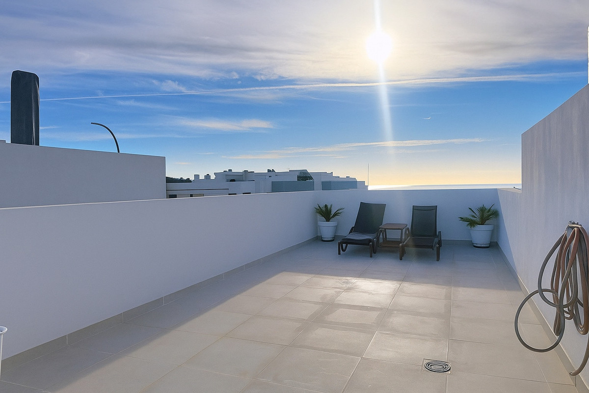 2 Bed Apartment for sale in Estepona Costa Del Sol, Málaga, Spain