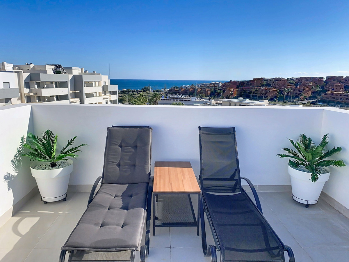 2 Bed Apartment for sale in Estepona Costa Del Sol, Málaga, Spain