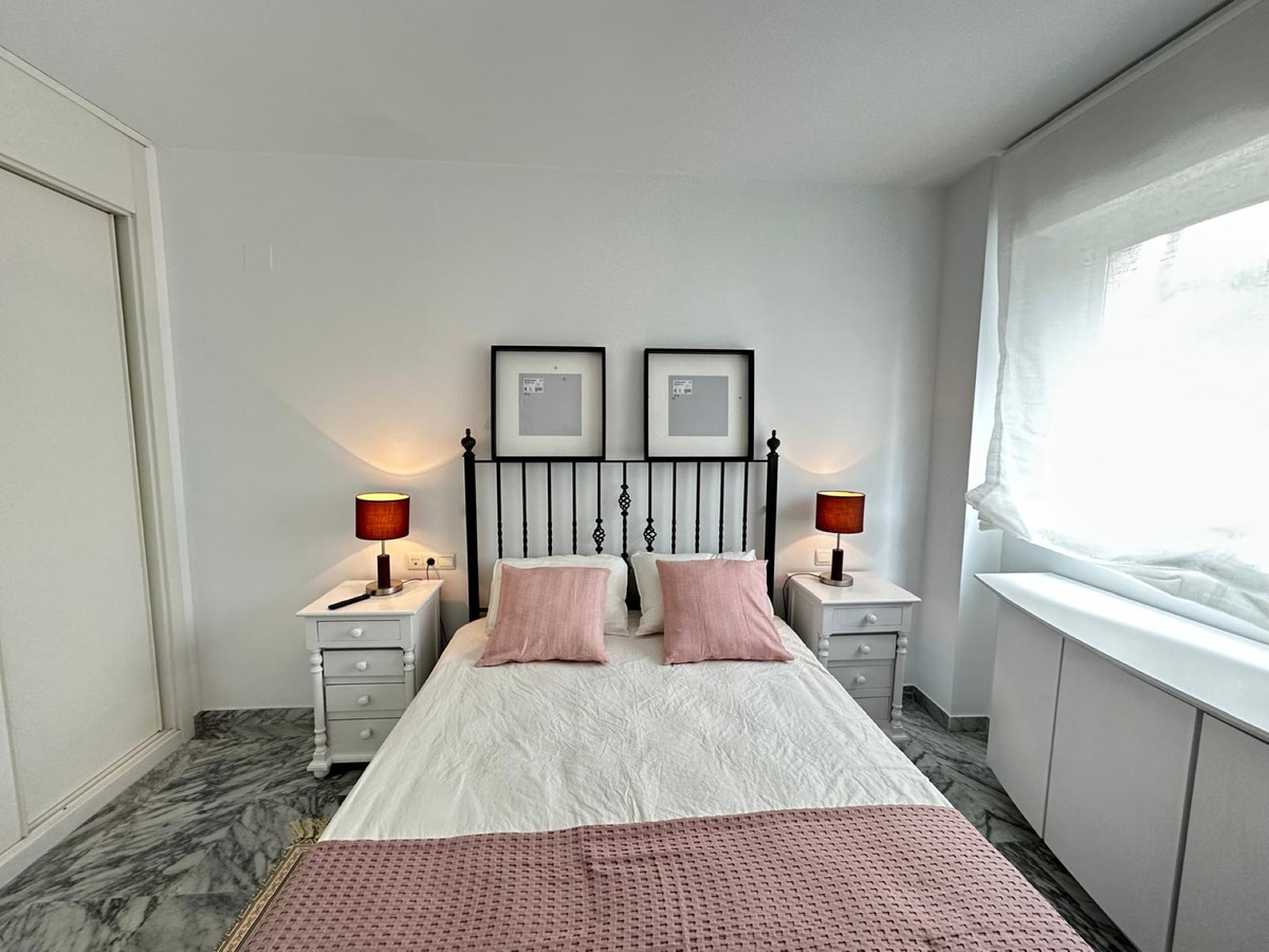 Se vende Apartamento Planta Media de 2 dormitorios en Costa Del Sol, Málaga, España
