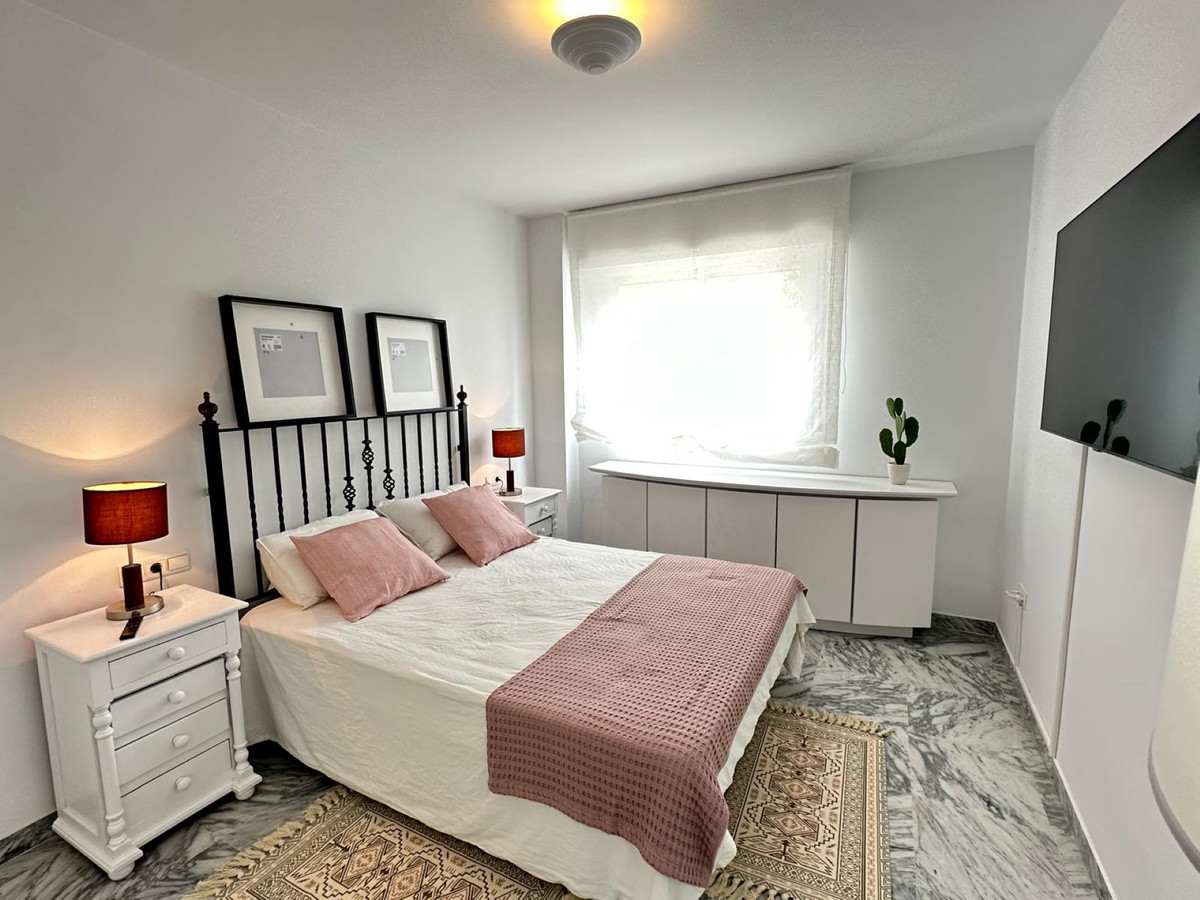 Se vende Apartamento Planta Media de 2 dormitorios en Costa Del Sol, Málaga, España