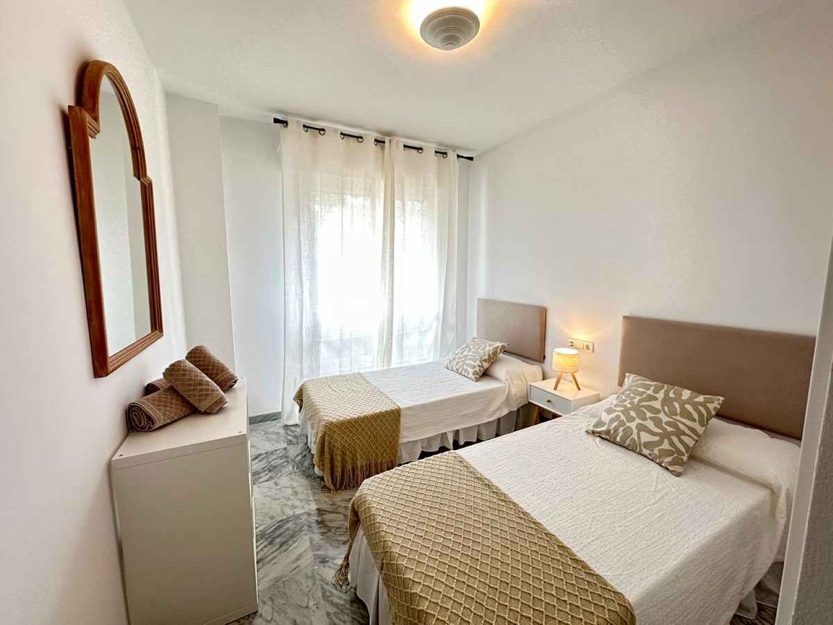 Se vende Apartamento Planta Media de 2 dormitorios en Costa Del Sol, Málaga, España