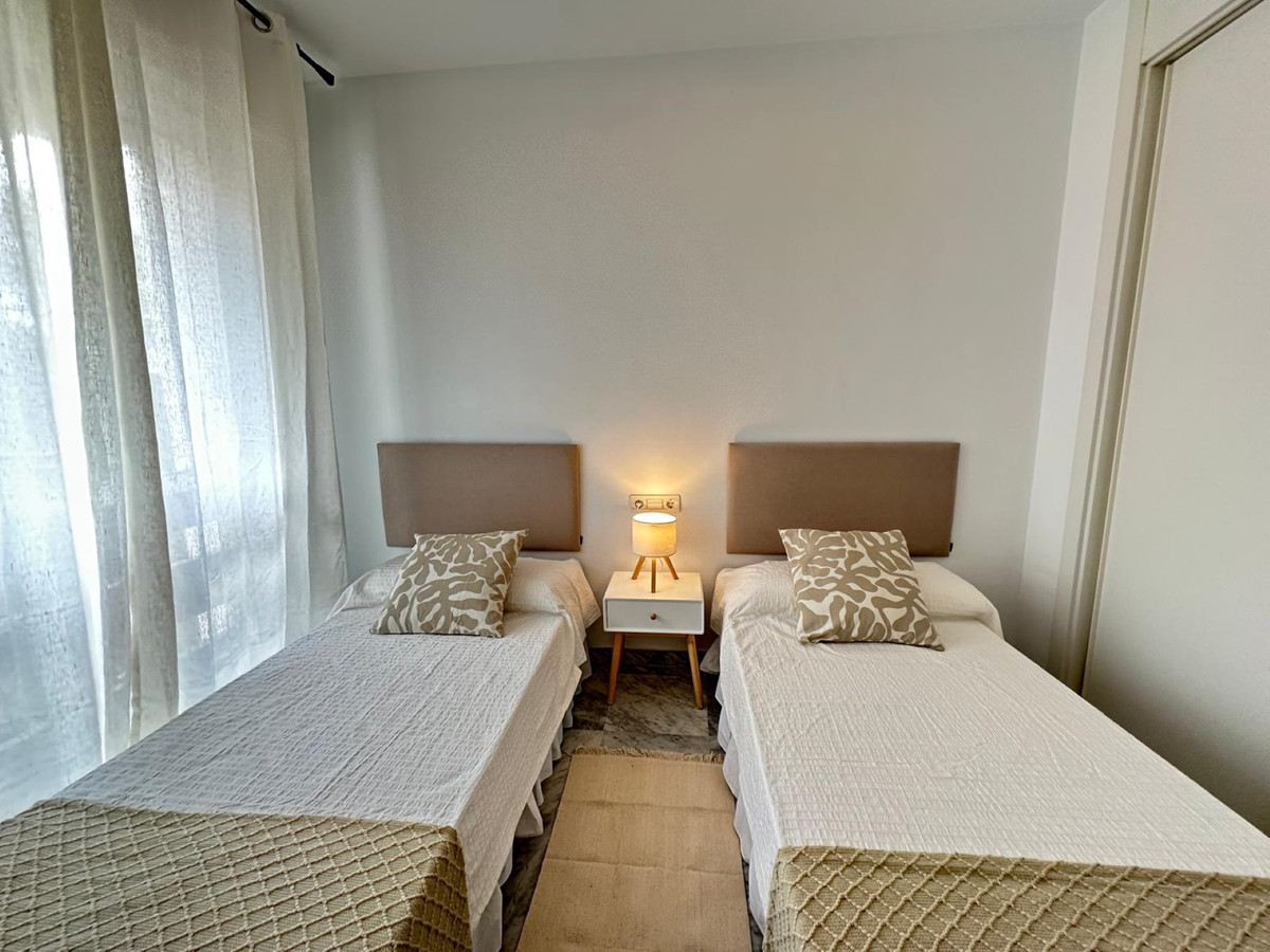 Se vende Apartamento Planta Media de 2 dormitorios en Costa Del Sol, Málaga, España