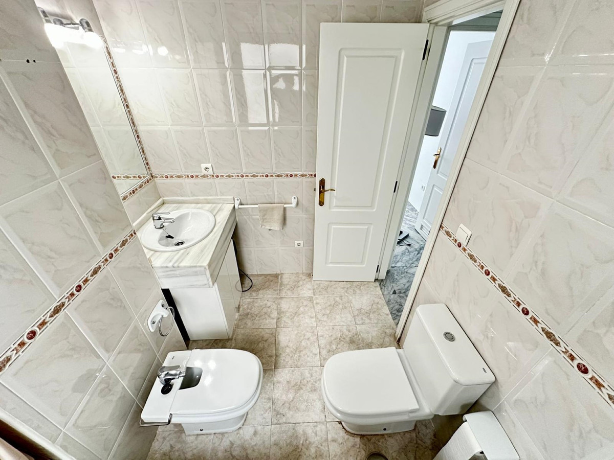 Se vende Apartamento Planta Media de 2 dormitorios en Costa Del Sol, Málaga, España