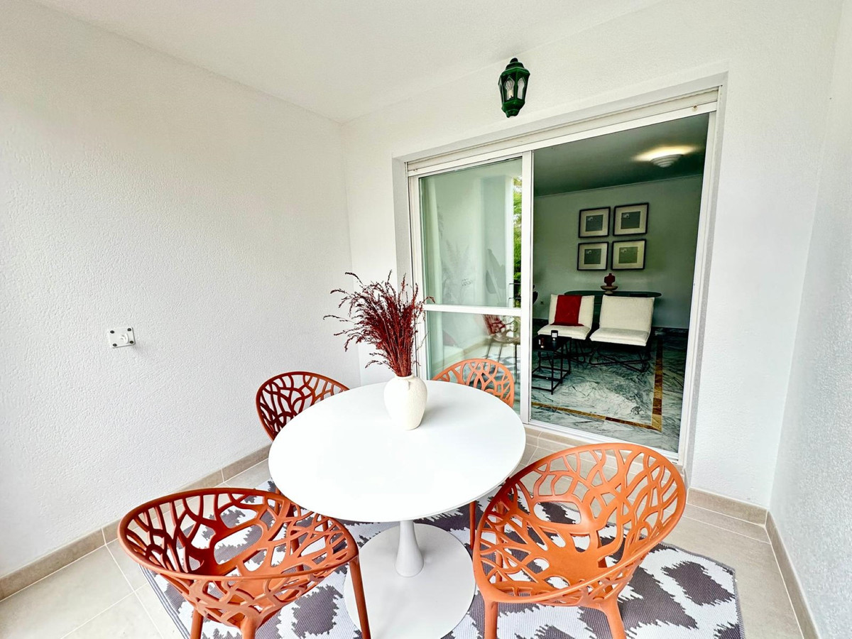 Se vende Apartamento Planta Media de 2 dormitorios en Costa Del Sol, Málaga, España
