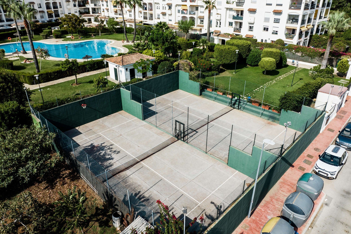 Se vende Apartamento Planta Media de 2 dormitorios en Costa Del Sol, Málaga, España