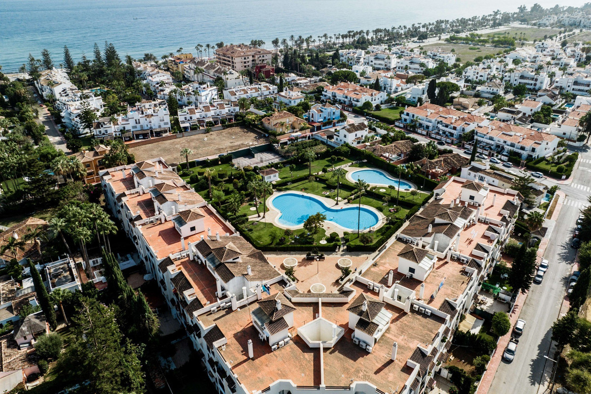 Se vende Apartamento Planta Media de 2 dormitorios en Costa Del Sol, Málaga, España