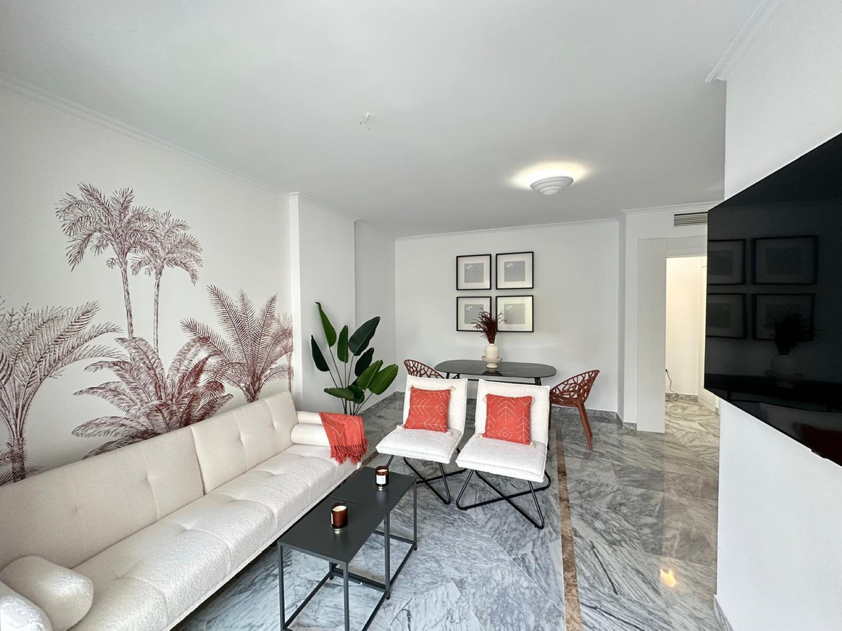 Se vende Apartamento Planta Media de 2 dormitorios en Costa Del Sol, Málaga, España