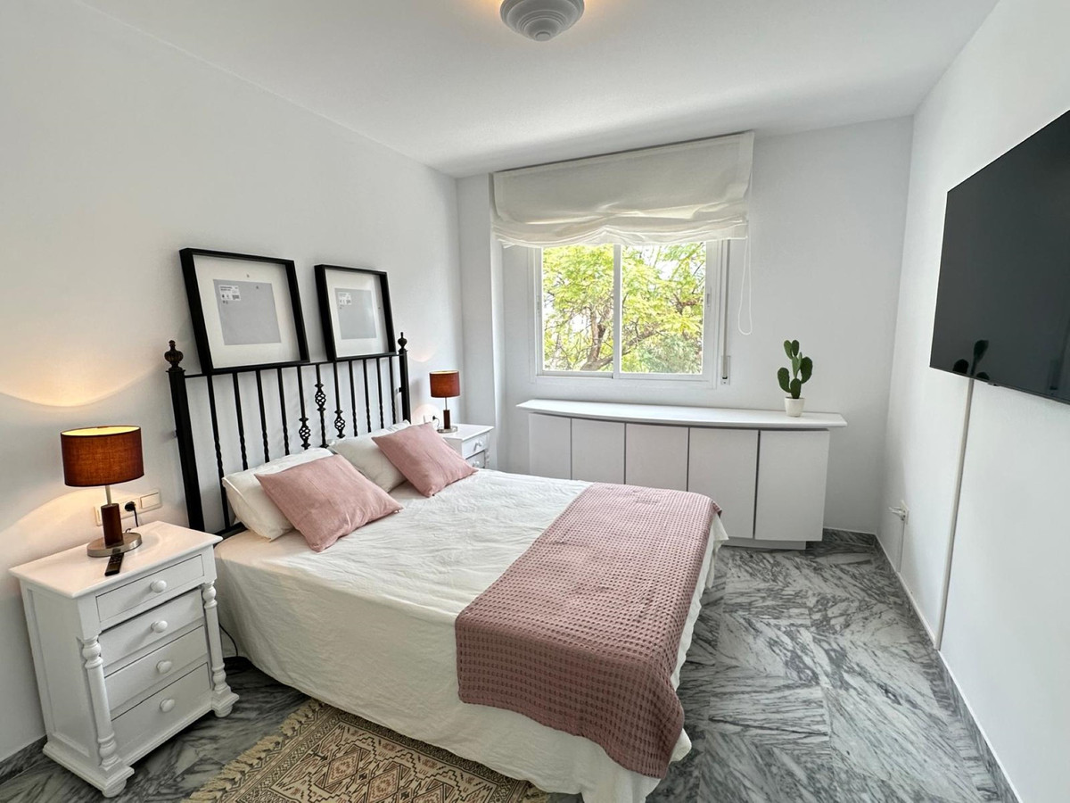 Se vende Apartamento Planta Media de 2 dormitorios en Costa Del Sol, Málaga, España