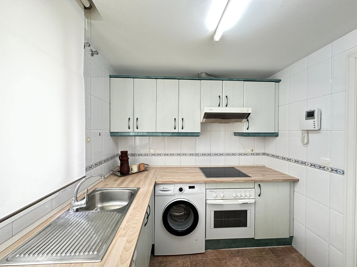Se vende Apartamento Planta Media de 2 dormitorios en Costa Del Sol, Málaga, España
