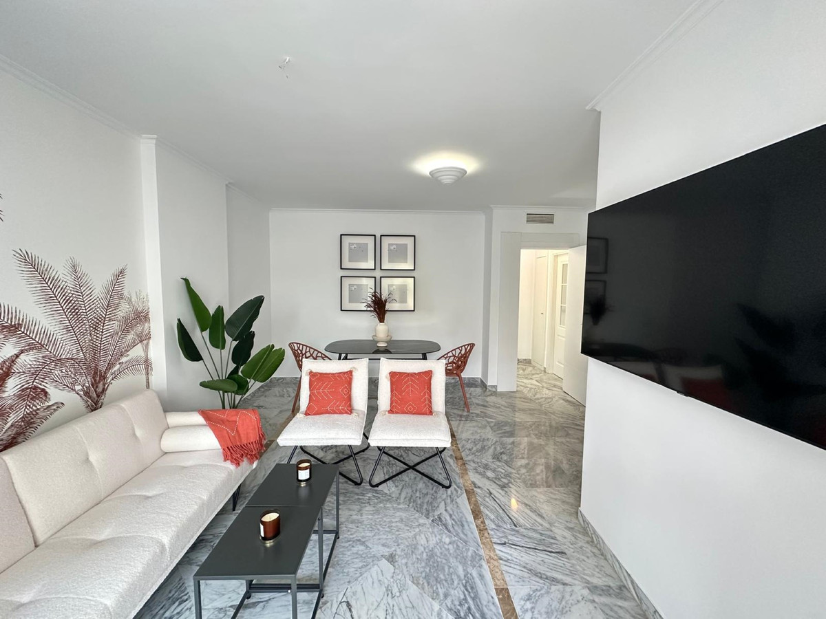 Se vende Apartamento Planta Media de 2 dormitorios en Costa Del Sol, Málaga, España