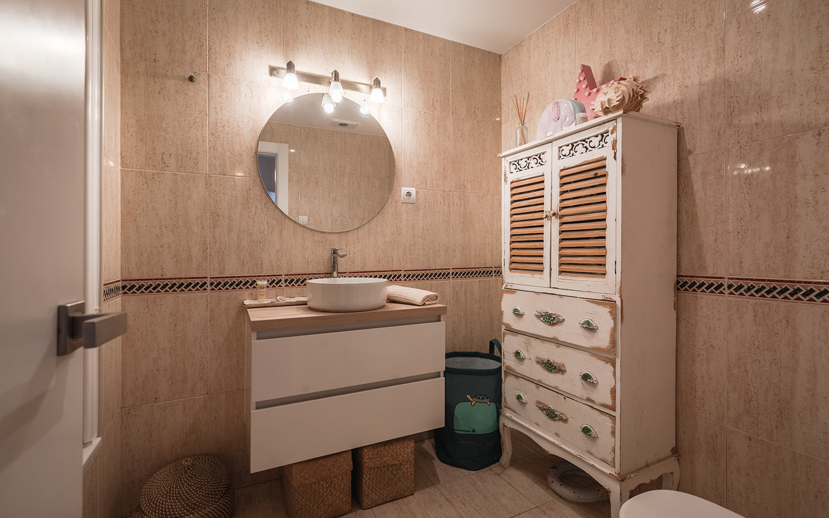 3 Bed Apartment for sale in Nueva Andalucía Costa Del Sol, Málaga, Spain