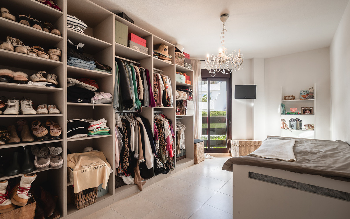 3 Bed Apartment for sale in Nueva Andalucía Costa Del Sol, Málaga, Spain