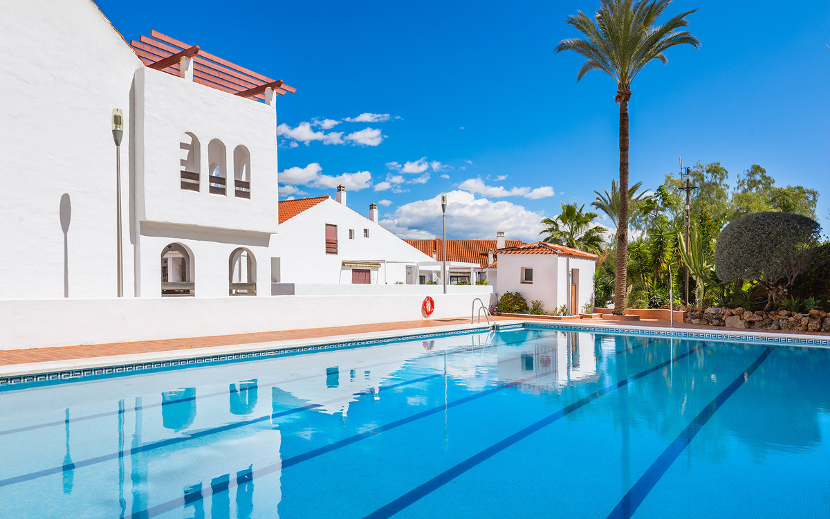 3 Bed Apartment for sale in Nueva Andalucía Costa Del Sol, Málaga, Spain