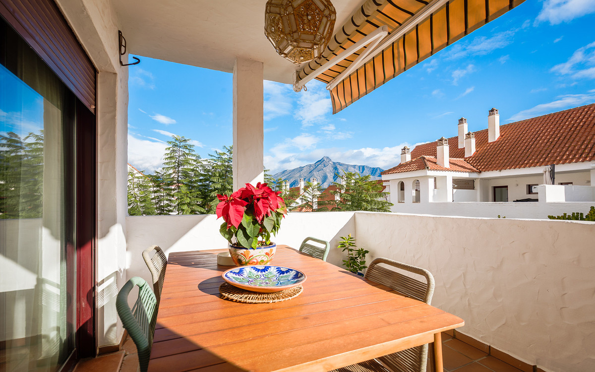 3 Bed Apartment for sale in Nueva Andalucía Costa Del Sol, Málaga, Spain