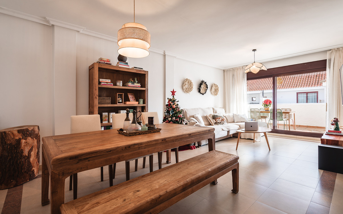 3 Bed Apartment for sale in Nueva Andalucía Costa Del Sol, Málaga, Spain