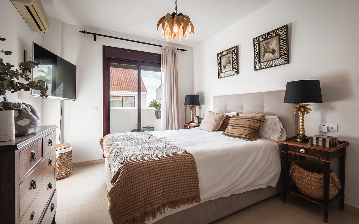 3 Bed Apartment for sale in Nueva Andalucía Costa Del Sol, Málaga, Spain