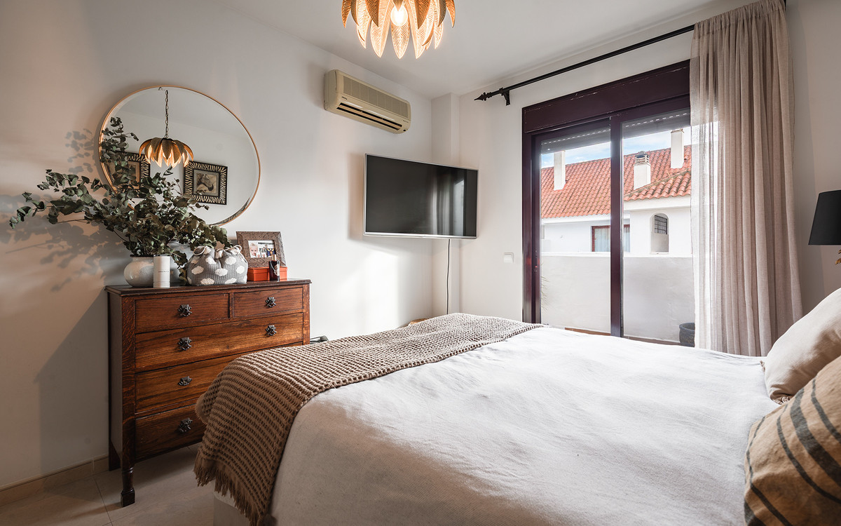 3 Bed Apartment for sale in Nueva Andalucía Costa Del Sol, Málaga, Spain