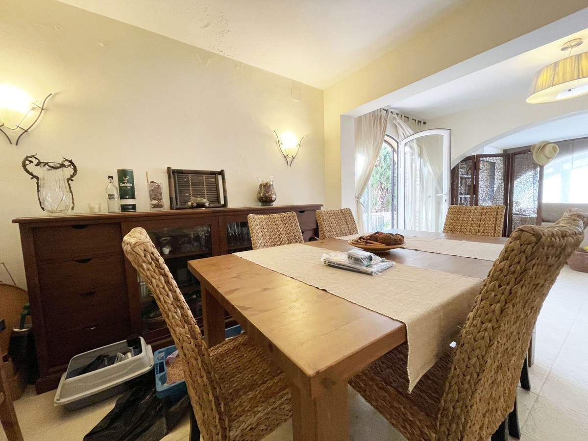 Se vende Villa - Chalet de 4 dormitorios en Costa Blanca, Alicante, España