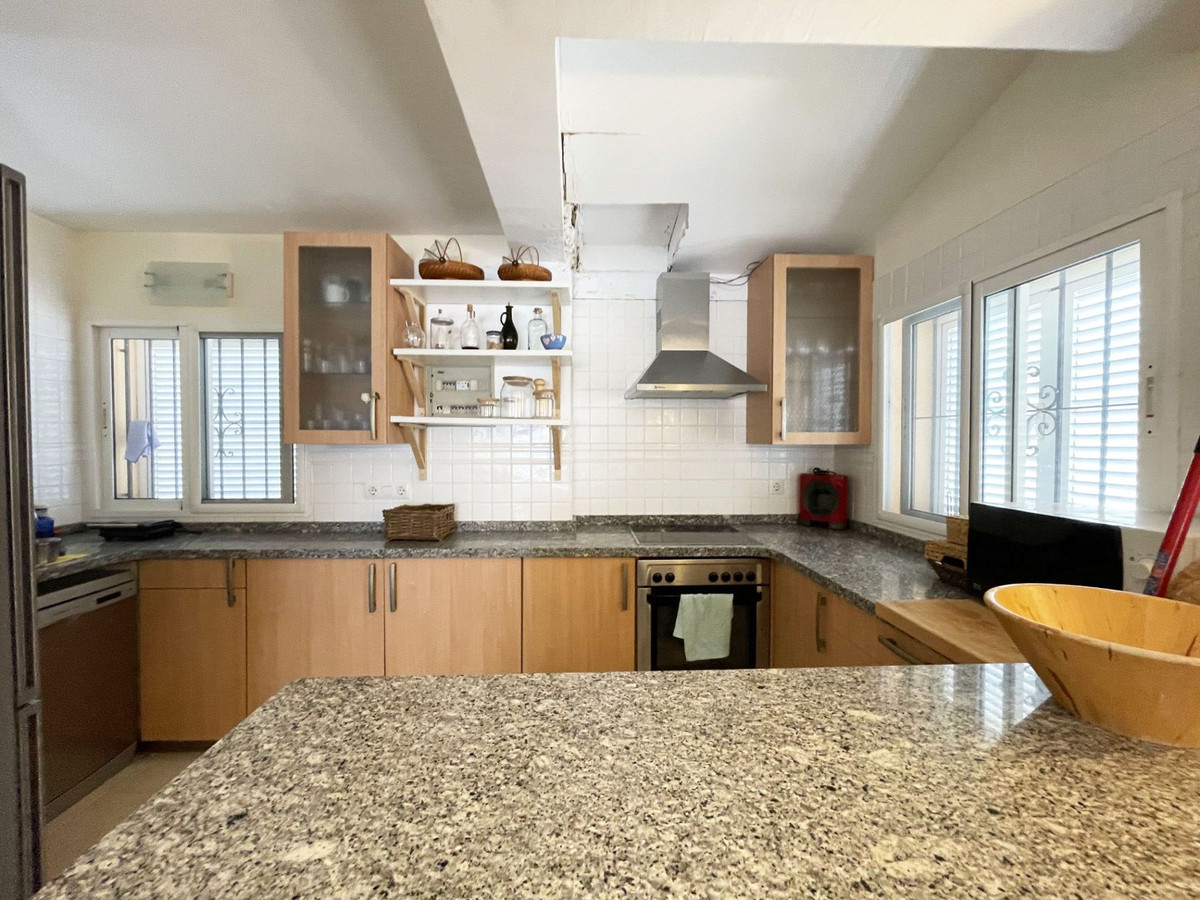 Se vende Villa - Chalet de 4 dormitorios en Costa Blanca, Alicante, España
