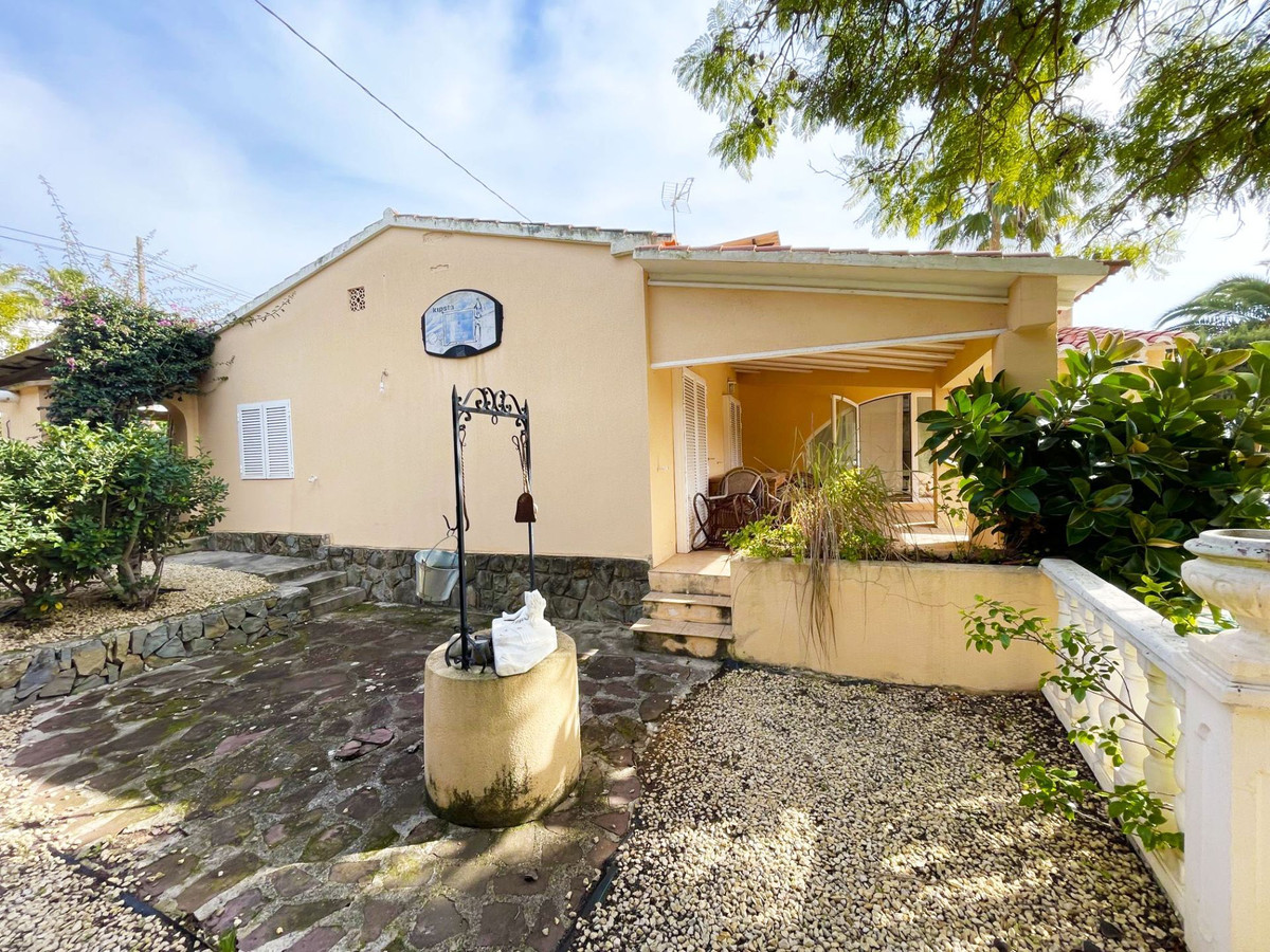 Se vende Villa - Chalet de 4 dormitorios en Costa Blanca, Alicante, España