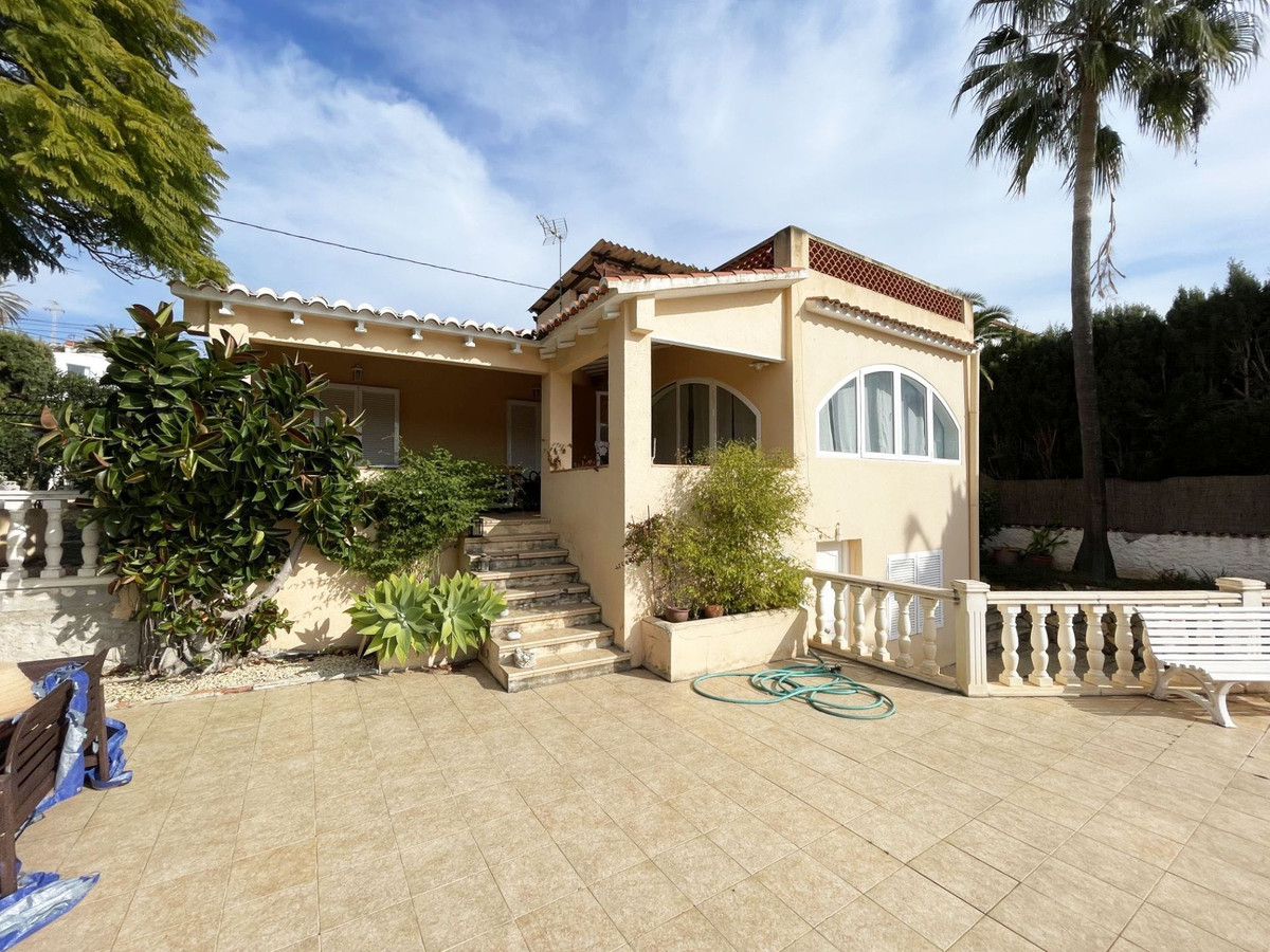 Se vende Villa - Chalet de 4 dormitorios en Costa Blanca, Alicante, España