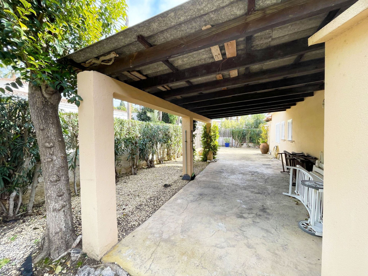 Se vende Villa - Chalet de 4 dormitorios en Costa Blanca, Alicante, España