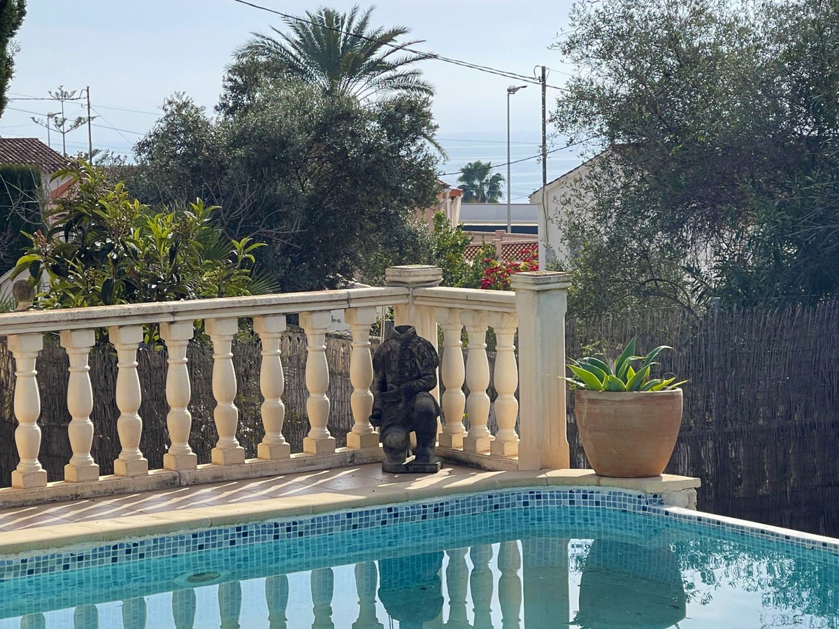 Se vende Villa - Chalet de 4 dormitorios en Costa Blanca, Alicante, España