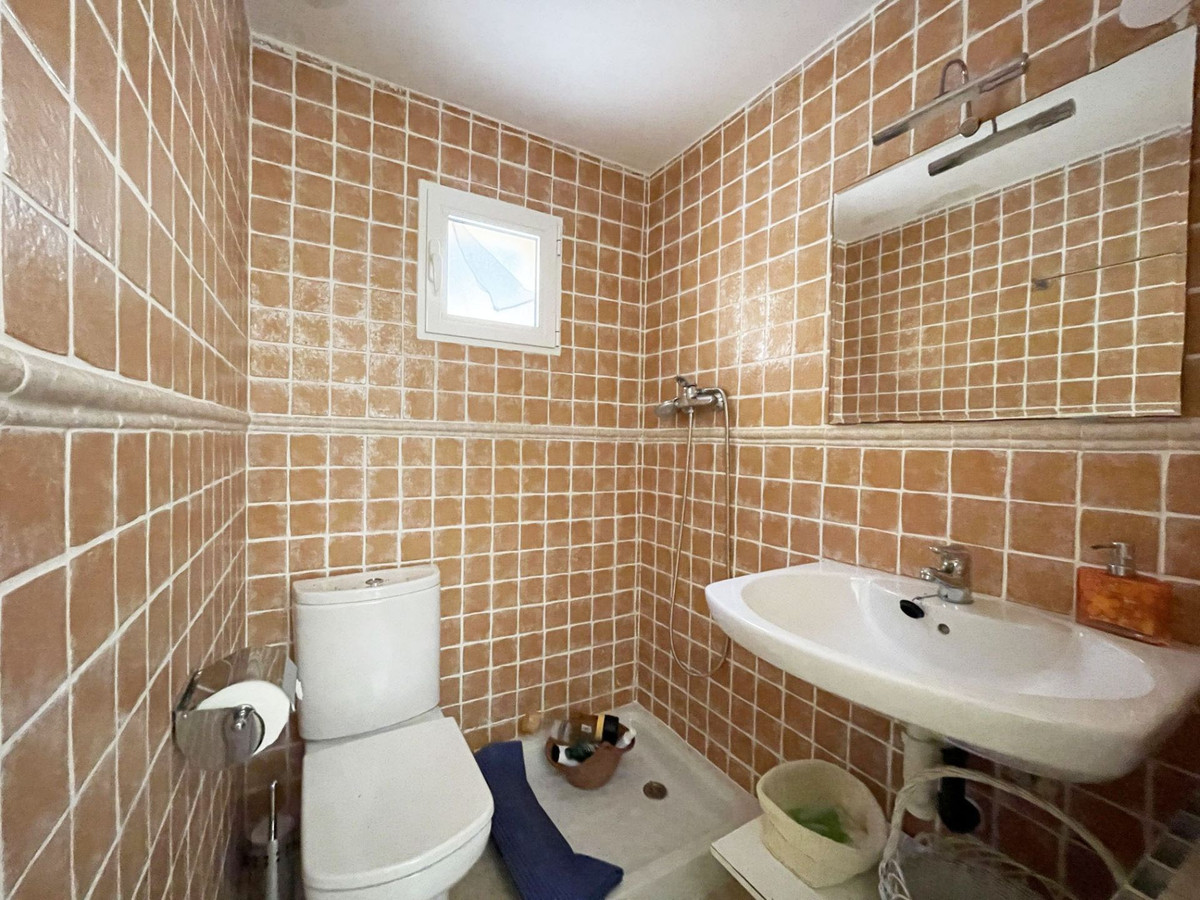 Se vende Villa - Chalet de 4 dormitorios en Costa Blanca, Alicante, España